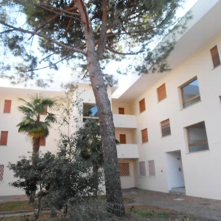 Semesterbostad Piscina Grado